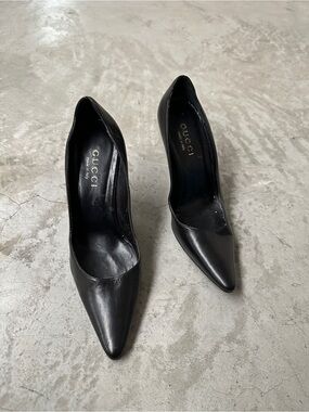 Gucci, Tom Ford era black leather heels pointed toe sexy 6.5 b
